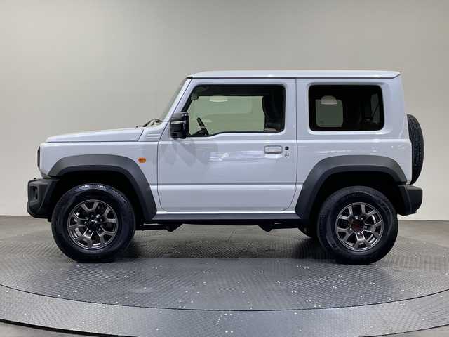 スズキ ジムニー シエラ JC 愛媛県 2024(令6)年 0.6万km ピュアホワイトP 衝突被害軽減システム　ドライブレコーダー　シートヒーター　ダウンヒルアシストコントロール　クルーズコントロール　ヘッドライトウォッシャー　純正１５インチアルミホイール　純正フロアマット　禁煙車