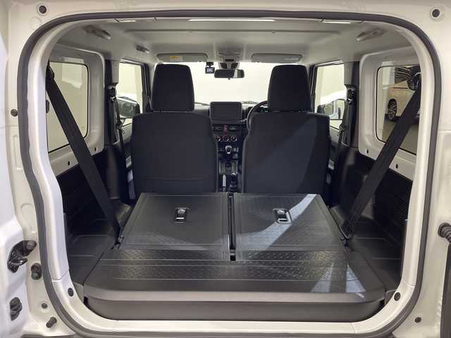 スズキ ジムニー シエラ JC 愛媛県 2024(令6)年 0.6万km ピュアホワイトP 衝突被害軽減システム　ドライブレコーダー　シートヒーター　ダウンヒルアシストコントロール　クルーズコントロール　ヘッドライトウォッシャー　純正１５インチアルミホイール　純正フロアマット　禁煙車