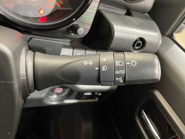 スズキ ジムニー シエラ JC 愛媛県 2024(令6)年 0.6万km ピュアホワイトP 衝突被害軽減システム　ドライブレコーダー　シートヒーター　ダウンヒルアシストコントロール　クルーズコントロール　ヘッドライトウォッシャー　純正１５インチアルミホイール　純正フロアマット　禁煙車