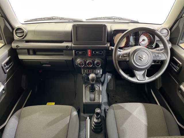 スズキ ジムニー シエラ JC 愛媛県 2024(令6)年 0.6万km ピュアホワイトP 衝突被害軽減システム　ドライブレコーダー　シートヒーター　ダウンヒルアシストコントロール　クルーズコントロール　ヘッドライトウォッシャー　純正１５インチアルミホイール　純正フロアマット　禁煙車