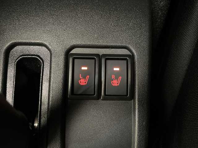 スズキ ジムニー シエラ JC 愛媛県 2024(令6)年 0.6万km ピュアホワイトP 衝突被害軽減システム　ドライブレコーダー　シートヒーター　ダウンヒルアシストコントロール　クルーズコントロール　ヘッドライトウォッシャー　純正１５インチアルミホイール　純正フロアマット　禁煙車