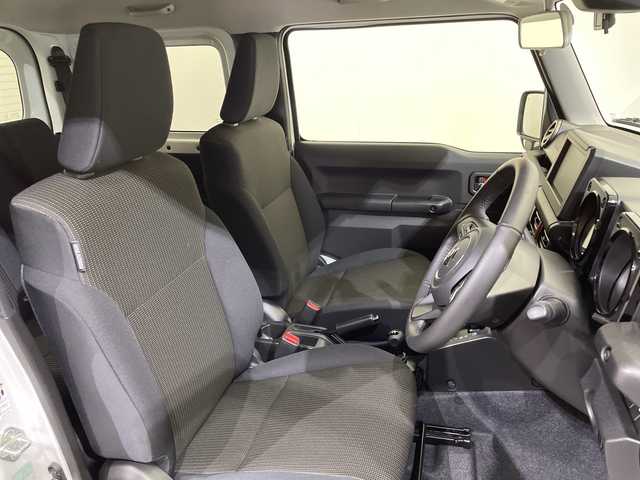 スズキ ジムニー シエラ JC 愛媛県 2024(令6)年 0.6万km ピュアホワイトP 衝突被害軽減システム　ドライブレコーダー　シートヒーター　ダウンヒルアシストコントロール　クルーズコントロール　ヘッドライトウォッシャー　純正１５インチアルミホイール　純正フロアマット　禁煙車