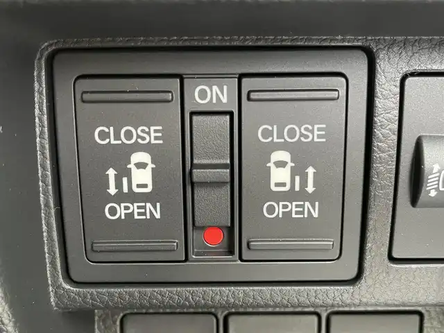 ホンダ ステップワゴン スパーダ eHEV 東京都 2025(令7)年 0.1千km プラチナホワイトパール 登録済未使用車/純正11.4インチナビ/バックカメラ/両側パワースライドドア/パワーテールゲート/レザーシート/シートヒーター/オットマン/パドルシフト/ホンダセンシング/衝突軽減ブレーキ/レーンキープアシスト/レーダークルーズコントロール/ブラインドスポットモニター/コーナーセンサー/LEDヘッドライト/スマートキー