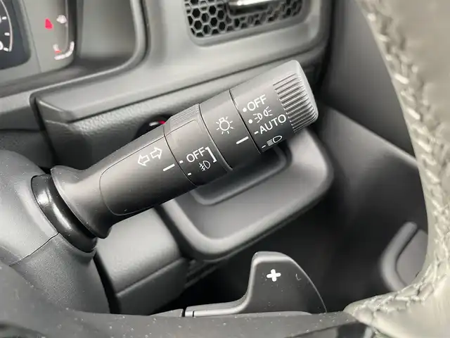 ホンダ ステップワゴン スパーダ eHEV 東京都 2025(令7)年 0.1千km プラチナホワイトパール 登録済未使用車/純正11.4インチナビ/バックカメラ/両側パワースライドドア/パワーテールゲート/レザーシート/シートヒーター/オットマン/パドルシフト/ホンダセンシング/衝突軽減ブレーキ/レーンキープアシスト/レーダークルーズコントロール/ブラインドスポットモニター/コーナーセンサー/LEDヘッドライト/スマートキー