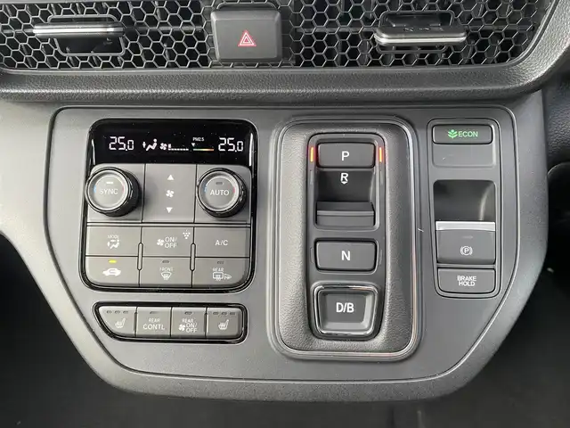 ホンダ ステップワゴン スパーダ eHEV 東京都 2025(令7)年 0.1千km プラチナホワイトパール 登録済未使用車/純正11.4インチナビ/バックカメラ/両側パワースライドドア/パワーテールゲート/レザーシート/シートヒーター/オットマン/パドルシフト/ホンダセンシング/衝突軽減ブレーキ/レーンキープアシスト/レーダークルーズコントロール/ブラインドスポットモニター/コーナーセンサー/LEDヘッドライト/スマートキー