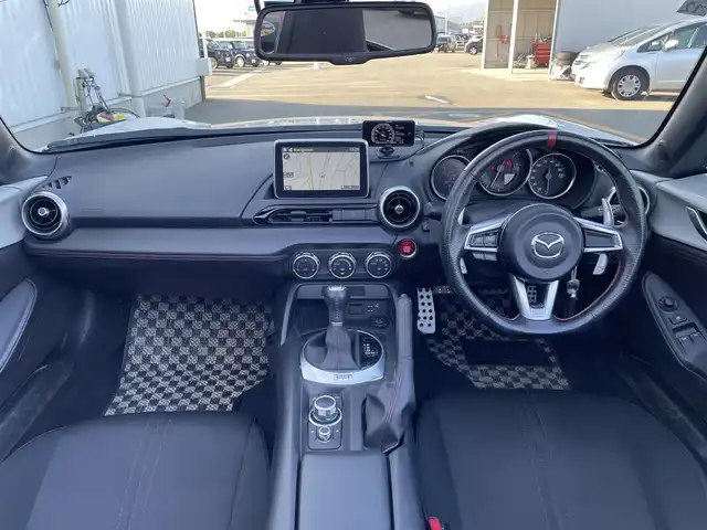 マツダ ロードスター S スペシャルパッケージ 佐賀県 2015(平27)年 10.8万km セラミックM ソフトトップオープン/純正SDナビゲーション/・フルセグTV/CD/DVD/USB/Bluetooth/BOSEサウンドシステム/バックカメラ/前方ドライブレコーダー/ビルトインETC(助手席背面)/専用スポーツシート/パドルシフト/革巻きステアリング/ステアリングリモコン/空気圧モニター/純正16インチアルミホイール/純正LEDヘッドライト/新車保証書/取扱説明書/スペアキー１本/横滑り防止装置/アイドリングストップ