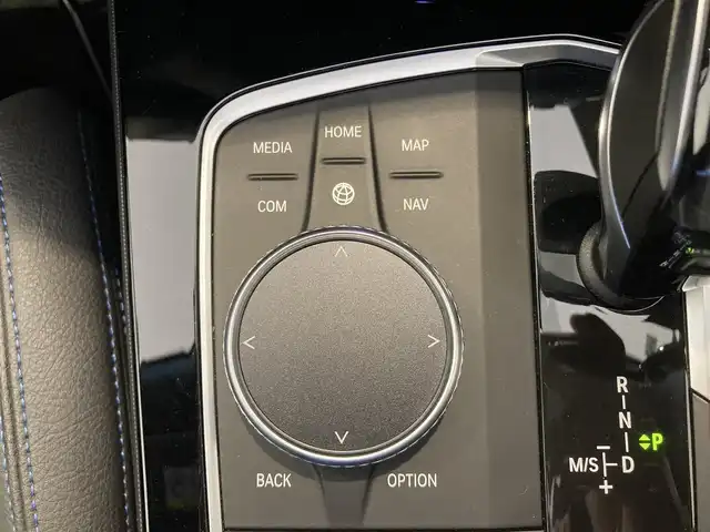 ＢＭＷ ＢＭＷ ２１８ｄ グランクーペ Mスポーツ EDジョイ+ 熊本県 2021(令3)年 2.8万km アルピンホワイトⅢ ・ワンオーナー/・スマートキー/・プッシュスタート/・インテリジェントセーフティ/・注意喚起アシスタント/・パーキングアシスト/・PDC自動起動/・アクティブPDC緊急ブレーキ/・ブラインドスポットモニター/・オートハイビーム/・クルーズコントロール(追従式)/・ハーフレザーシート/・前席パワーシート/・純正メモリナビ/　【Bluetooth・USB・AppleCarPlay・AndroidAuto】/・バックカメラ/・ETC/・ドライブレコーダー(前後録画)/・ワイヤレス充電/・LEDヘッドランプ/・LEDフォグランプ/・純正マット/・保証書/取説