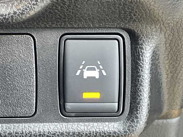 日産 ノート e－パワー X モード・プレミア 群馬県 2017(平29)年 3.9万km ギャラクシーゴールド 純正７インチＳＤナビ　デジタルインナーミラー　純正ドライブレコーダー　ＥＴＣ　エマージェンシーブレーキ　ステアリングスイッチ　ＬＥＤヘッドライト　フォグライト　スマートキー　プッシュスタート　禁煙車