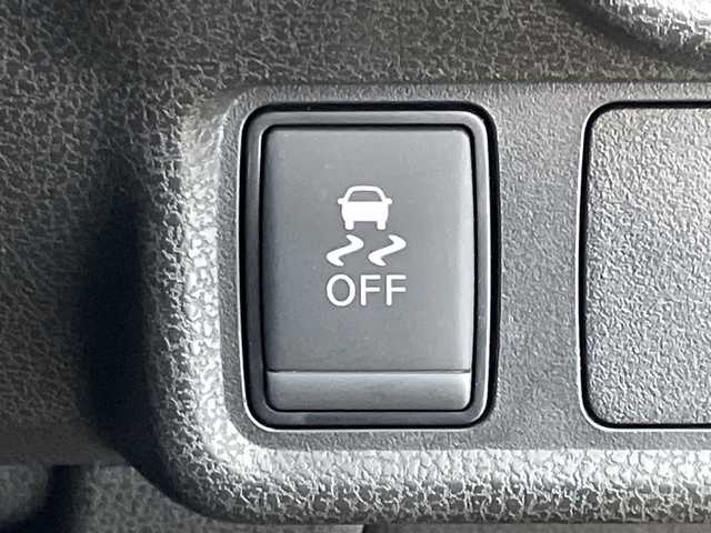 日産 ノート e－パワー X モード・プレミア 群馬県 2017(平29)年 3.9万km ギャラクシーゴールド 純正７インチＳＤナビ　デジタルインナーミラー　純正ドライブレコーダー　ＥＴＣ　エマージェンシーブレーキ　ステアリングスイッチ　ＬＥＤヘッドライト　フォグライト　スマートキー　プッシュスタート　禁煙車