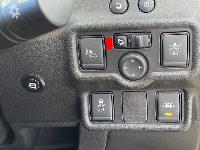 日産 ノート e－パワー X モード・プレミア 群馬県 2017(平29)年 3.9万km ギャラクシーゴールド 純正７インチＳＤナビ　デジタルインナーミラー　純正ドライブレコーダー　ＥＴＣ　エマージェンシーブレーキ　ステアリングスイッチ　ＬＥＤヘッドライト　フォグライト　スマートキー　プッシュスタート　禁煙車