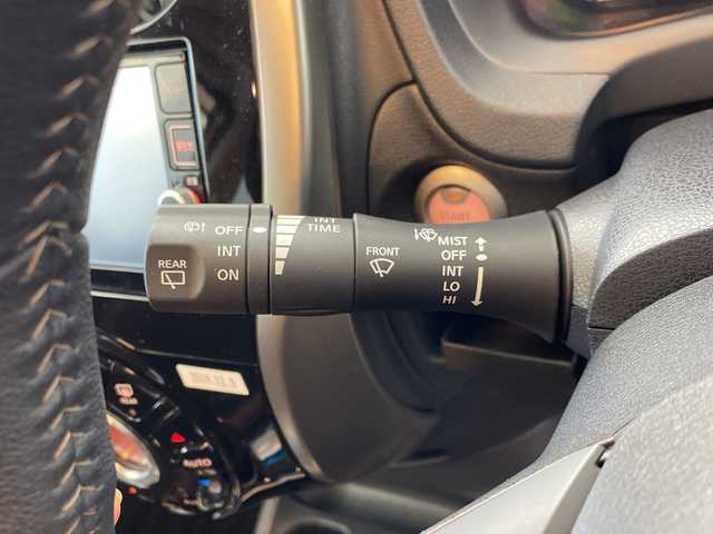 日産 ノート e－パワー X モード・プレミア 群馬県 2017(平29)年 3.9万km ギャラクシーゴールド 純正７インチＳＤナビ　デジタルインナーミラー　純正ドライブレコーダー　ＥＴＣ　エマージェンシーブレーキ　ステアリングスイッチ　ＬＥＤヘッドライト　フォグライト　スマートキー　プッシュスタート　禁煙車