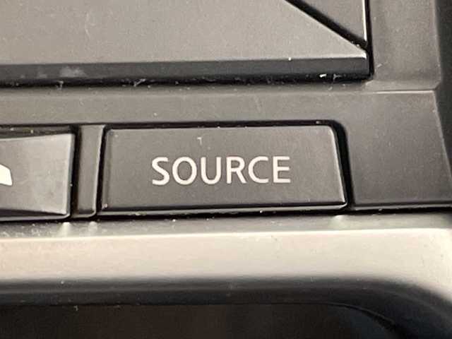 日産 ノート e－パワー X モード・プレミア 群馬県 2017(平29)年 3.9万km ギャラクシーゴールド 純正７インチＳＤナビ　デジタルインナーミラー　純正ドライブレコーダー　ＥＴＣ　エマージェンシーブレーキ　ステアリングスイッチ　ＬＥＤヘッドライト　フォグライト　スマートキー　プッシュスタート　禁煙車