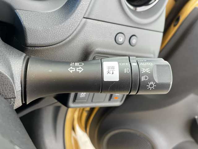 日産 ノート e－パワー X モード・プレミア 群馬県 2017(平29)年 3.9万km ギャラクシーゴールド 純正７インチＳＤナビ　デジタルインナーミラー　純正ドライブレコーダー　ＥＴＣ　エマージェンシーブレーキ　ステアリングスイッチ　ＬＥＤヘッドライト　フォグライト　スマートキー　プッシュスタート　禁煙車