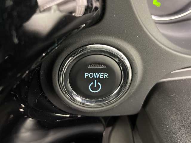 三菱 アウトランダー ＰＨＥＶ G プレミアムパッケージ 道央・札幌 2018(平30)年 4.5万km シルキーホワイト ・4WD/e-Assist・/・衝突被害軽減ブレーキ/・ブラインドスポットモニター/・レーダークルーズコントロール/・純正メーカーナビ　/・フルセグ/BT/VD/CD/USB/・マルチアラウンドモニター/・バックカメラ/・パワーバックドア/・レザーシート/シートヒーター/・ステアリングヒーター/・LEDライト/オートハイビーム/・ドライブレコーダー/・パドルシフト/・ビルトインETC/・AC100V1500W/・スマートキー