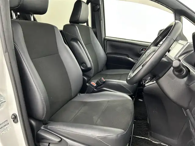 トヨタ ノア Si ダブルバイビーⅡ 福岡県 2020(令2)年 1.9万km ホワイトパールクリスタルシャイン 後席モニター　/純正９型ナビ（フルセグＴＶ）　/バックカメラ　/ビルトインＥＴＣ　/クルーズコントロール　/衝突被害軽減ブレーキ　/レーンキープ　/ＰＫＳＢ　/先行車発進お知らせ　/ＭＴモード付き　/両側電動スライドドア