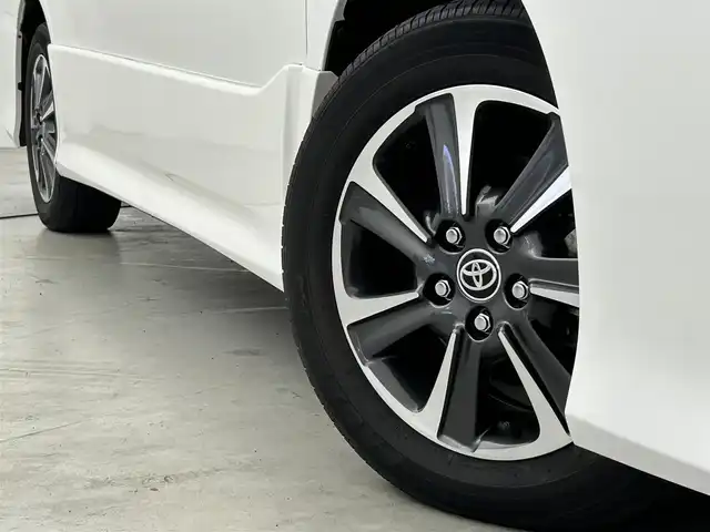 トヨタ ノア Si ダブルバイビーⅡ 福岡県 2020(令2)年 1.9万km ホワイトパールクリスタルシャイン 後席モニター　/純正９型ナビ（フルセグＴＶ）　/バックカメラ　/ビルトインＥＴＣ　/クルーズコントロール　/衝突被害軽減ブレーキ　/レーンキープ　/ＰＫＳＢ　/先行車発進お知らせ　/ＭＴモード付き　/両側電動スライドドア