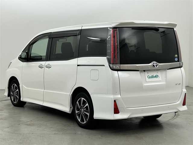 トヨタ ノア Si ダブルバイビーⅡ 福岡県 2020(令2)年 1.9万km ホワイトパールクリスタルシャイン 後席モニター　/純正９型ナビ（フルセグＴＶ）　/バックカメラ　/ビルトインＥＴＣ　/クルーズコントロール　/衝突被害軽減ブレーキ　/レーンキープ　/ＰＫＳＢ　/先行車発進お知らせ　/ＭＴモード付き　/両側電動スライドドア