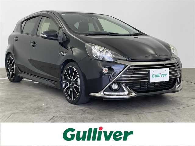 トヨタ アクア G G’s 大分県 2017(平29)年 4.8万km ブラックマイカ Stradaメモリーナビ/ CD/DVD/Blu-ray/SD/Bluetooth/フルセグＴＶ/バックカメラ/トヨタセーフティセンス/・プリクラッシュセーフティ/・レーンディパーチャアラート/・オートマチックハイビーム/クルーズコントロール/ステアリングリモコン/ハーフレザーシート/D/Nシートヒーター/LEDオートヘッドライト/フォグランプ/電格ミラー/ビルトインETC2.0/スマートキー/プッシュスタート