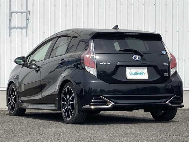 トヨタ アクア G G’s 大分県 2017(平29)年 4.8万km ブラックマイカ Stradaメモリーナビ/ CD/DVD/Blu-ray/SD/Bluetooth/フルセグＴＶ/バックカメラ/トヨタセーフティセンス/・プリクラッシュセーフティ/・レーンディパーチャアラート/・オートマチックハイビーム/クルーズコントロール/ステアリングリモコン/ハーフレザーシート/D/Nシートヒーター/LEDオートヘッドライト/フォグランプ/電格ミラー/ビルトインETC2.0/スマートキー/プッシュスタート