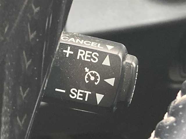 トヨタ アクア G G’s 大分県 2017(平29)年 4.8万km ブラックマイカ Stradaメモリーナビ/ CD/DVD/Blu-ray/SD/Bluetooth/フルセグＴＶ/バックカメラ/トヨタセーフティセンス/・プリクラッシュセーフティ/・レーンディパーチャアラート/・オートマチックハイビーム/クルーズコントロール/ステアリングリモコン/ハーフレザーシート/D/Nシートヒーター/LEDオートヘッドライト/フォグランプ/電格ミラー/ビルトインETC2.0/スマートキー/プッシュスタート