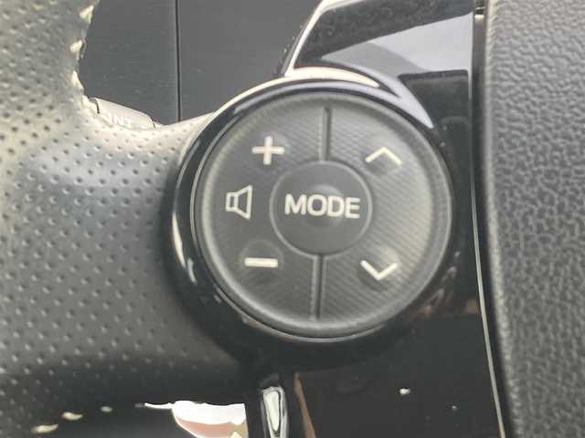 トヨタ アクア G G’s 大分県 2017(平29)年 4.8万km ブラックマイカ Stradaメモリーナビ/ CD/DVD/Blu-ray/SD/Bluetooth/フルセグＴＶ/バックカメラ/トヨタセーフティセンス/・プリクラッシュセーフティ/・レーンディパーチャアラート/・オートマチックハイビーム/クルーズコントロール/ステアリングリモコン/ハーフレザーシート/D/Nシートヒーター/LEDオートヘッドライト/フォグランプ/電格ミラー/ビルトインETC2.0/スマートキー/プッシュスタート