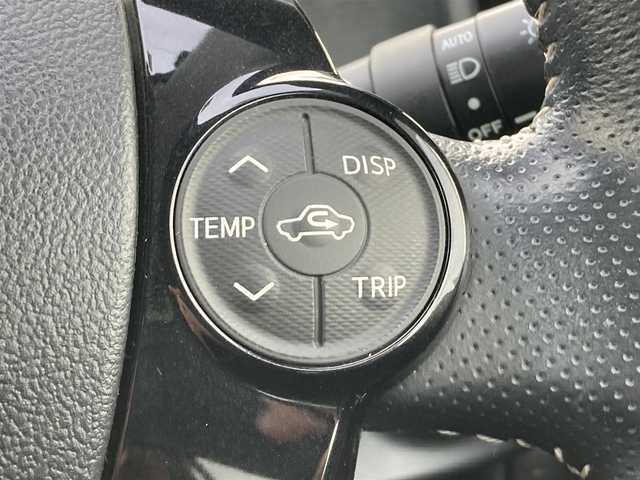 トヨタ アクア G G’s 大分県 2017(平29)年 4.8万km ブラックマイカ Stradaメモリーナビ/ CD/DVD/Blu-ray/SD/Bluetooth/フルセグＴＶ/バックカメラ/トヨタセーフティセンス/・プリクラッシュセーフティ/・レーンディパーチャアラート/・オートマチックハイビーム/クルーズコントロール/ステアリングリモコン/ハーフレザーシート/D/Nシートヒーター/LEDオートヘッドライト/フォグランプ/電格ミラー/ビルトインETC2.0/スマートキー/プッシュスタート