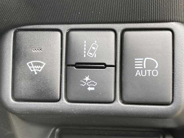 トヨタ アクア G G’s 大分県 2017(平29)年 4.8万km ブラックマイカ Stradaメモリーナビ/ CD/DVD/Blu-ray/SD/Bluetooth/フルセグＴＶ/バックカメラ/トヨタセーフティセンス/・プリクラッシュセーフティ/・レーンディパーチャアラート/・オートマチックハイビーム/クルーズコントロール/ステアリングリモコン/ハーフレザーシート/D/Nシートヒーター/LEDオートヘッドライト/フォグランプ/電格ミラー/ビルトインETC2.0/スマートキー/プッシュスタート