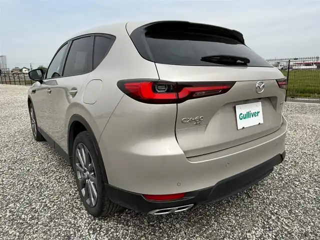 マツダ ＣＸ－６０ XD Lパッケージ 香川県 2023(令5)年 3.3万km プラチナクォーツメタリック 4WD/パノラマサンルーフ/純正12型センターディスプレイ/・BT/AM/FM//・AppleCarPlay、AndroidAuto対応/ハンズフリーパワーバックドア/360度ビューモニター/ビルトインETC/セルスタードライブレコーダー/レーダークルーズコントロール/パーキングセンサー/ヒルディセントコントロール/スマートブレーキサポート/誤発進抑制制御/車線逸脱警報システム/降車支援機能付ブラインドスポットモニタリング/レーンキープアシストシステム/緊急時車線維持支援/接近車両検知(前後)/交通標識認識システム/ドライバー異常時対応システム/アクティブドライビングディスプレイ/ターボ/アダプティブLEDヘッドランプ/本革巻きステアリング/ステアリングヒーター/パドルシフト/ブラック革シート/全席シートヒーター/前席パワーシート/BOSEサウンドシステム/純正20インチアルミホイール/アドバンストキーレスエントリーシステム/禁煙車