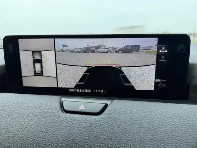 マツダ ＣＸ－６０ XD Lパッケージ 香川県 2023(令5)年 3.3万km プラチナクォーツメタリック 4WD/パノラマサンルーフ/純正12型センターディスプレイ/・BT/AM/FM//・AppleCarPlay、AndroidAuto対応/ハンズフリーパワーバックドア/360度ビューモニター/ビルトインETC/セルスタードライブレコーダー/レーダークルーズコントロール/パーキングセンサー/ヒルディセントコントロール/スマートブレーキサポート/誤発進抑制制御/車線逸脱警報システム/降車支援機能付ブラインドスポットモニタリング/レーンキープアシストシステム/緊急時車線維持支援/接近車両検知(前後)/交通標識認識システム/ドライバー異常時対応システム/アクティブドライビングディスプレイ/ターボ/アダプティブLEDヘッドランプ/本革巻きステアリング/ステアリングヒーター/パドルシフト/ブラック革シート/全席シートヒーター/前席パワーシート/BOSEサウンドシステム/純正20インチアルミホイール/アドバンストキーレスエントリーシステム/禁煙車