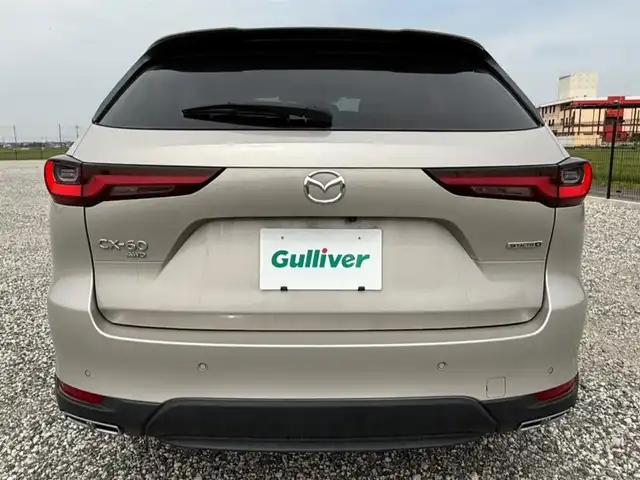 マツダ ＣＸ－６０ XD Lパッケージ 香川県 2023(令5)年 3.3万km プラチナクォーツメタリック 4WD/パノラマサンルーフ/純正12型センターディスプレイ/・BT/AM/FM//・AppleCarPlay、AndroidAuto対応/ハンズフリーパワーバックドア/360度ビューモニター/ビルトインETC/セルスタードライブレコーダー/レーダークルーズコントロール/パーキングセンサー/ヒルディセントコントロール/スマートブレーキサポート/誤発進抑制制御/車線逸脱警報システム/降車支援機能付ブラインドスポットモニタリング/レーンキープアシストシステム/緊急時車線維持支援/接近車両検知(前後)/交通標識認識システム/ドライバー異常時対応システム/アクティブドライビングディスプレイ/ターボ/アダプティブLEDヘッドランプ/本革巻きステアリング/ステアリングヒーター/パドルシフト/ブラック革シート/全席シートヒーター/前席パワーシート/BOSEサウンドシステム/純正20インチアルミホイール/アドバンストキーレスエントリーシステム/禁煙車