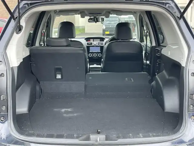 スバル フォレスター S－リミテッド 道央・札幌 2015(平27)年 11.9万km ディープシーブルーパール ４WD/ワンオーナー/社外メモリーナビ/CD/DVD/BT/フルセグ/アイサイト/衝突被害軽減ブレーキ/横滑り防止装置/レーダークルーズコントロール/レーンキープアシスト/バックカメラ/ビルトインETC/XMODE/SI-DRIVE/パワーバックドア/前席パワーシート/前席シートヒーター/ハーフレザーシート/革巻きステアリング/ステアリングリモコン/パドルシフト/プッシュスタート/スマートキー/HIDヘッドライト/オートライト/フォグランプ/電動格納ミラー/ウィンカーミラー/純正ラバーフロアマット/ドアバイザー/スペアキー