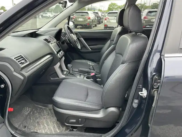 スバル フォレスター S－リミテッド 道央・札幌 2015(平27)年 11.9万km ディープシーブルーパール ４WD/ワンオーナー/社外メモリーナビ/CD/DVD/BT/フルセグ/アイサイト/衝突被害軽減ブレーキ/横滑り防止装置/レーダークルーズコントロール/レーンキープアシスト/バックカメラ/ビルトインETC/XMODE/SI-DRIVE/パワーバックドア/前席パワーシート/前席シートヒーター/ハーフレザーシート/革巻きステアリング/ステアリングリモコン/パドルシフト/プッシュスタート/スマートキー/HIDヘッドライト/オートライト/フォグランプ/電動格納ミラー/ウィンカーミラー/純正ラバーフロアマット/ドアバイザー/スペアキー