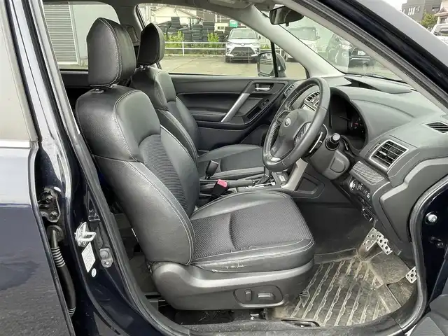 スバル フォレスター S－リミテッド 道央・札幌 2015(平27)年 11.9万km ディープシーブルーパール ４WD/ワンオーナー/社外メモリーナビ/CD/DVD/BT/フルセグ/アイサイト/衝突被害軽減ブレーキ/横滑り防止装置/レーダークルーズコントロール/レーンキープアシスト/バックカメラ/ビルトインETC/XMODE/SI-DRIVE/パワーバックドア/前席パワーシート/前席シートヒーター/ハーフレザーシート/革巻きステアリング/ステアリングリモコン/パドルシフト/プッシュスタート/スマートキー/HIDヘッドライト/オートライト/フォグランプ/電動格納ミラー/ウィンカーミラー/純正ラバーフロアマット/ドアバイザー/スペアキー