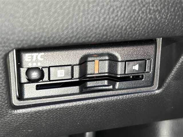 スズキ スイフト HYBRID MG 山口県 2022(令4)年 1.5万km スターシルバーメタリック レーダークルーズコントロール/ビルトインETC/純正フロアマット/オートライト/運転席シートヒーター/パーキングアシスト/アイドリングストップ/スマートキー/スペアキー/プッシュスタート/デュアルカメラブレーキサポート/横滑り防止装置/レーンキープアシスト/盗難防止装置