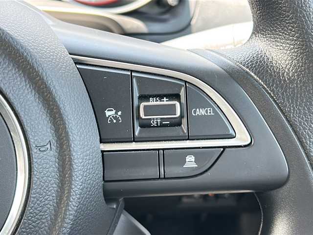 スズキ スイフト HYBRID MG 山口県 2022(令4)年 1.5万km スターシルバーメタリック レーダークルーズコントロール/ビルトインETC/純正フロアマット/オートライト/運転席シートヒーター/パーキングアシスト/アイドリングストップ/スマートキー/スペアキー/プッシュスタート/デュアルカメラブレーキサポート/横滑り防止装置/レーンキープアシスト/盗難防止装置
