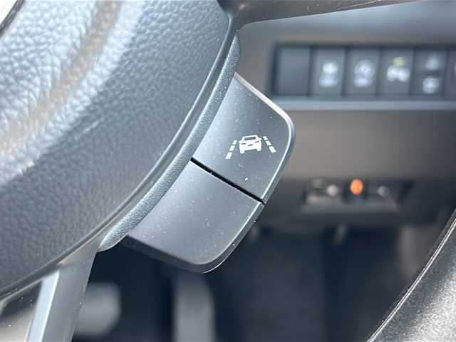 スズキ スイフト HYBRID MG 山口県 2022(令4)年 1.5万km スターシルバーメタリック レーダークルーズコントロール/ビルトインETC/純正フロアマット/オートライト/運転席シートヒーター/パーキングアシスト/アイドリングストップ/スマートキー/スペアキー/プッシュスタート/デュアルカメラブレーキサポート/横滑り防止装置/レーンキープアシスト/盗難防止装置