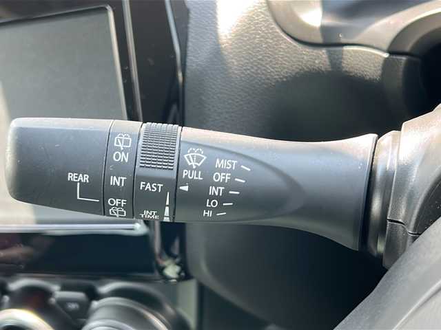 スズキ スイフト HYBRID MG 山口県 2022(令4)年 1.5万km スターシルバーメタリック レーダークルーズコントロール/ビルトインETC/純正フロアマット/オートライト/運転席シートヒーター/パーキングアシスト/アイドリングストップ/スマートキー/スペアキー/プッシュスタート/デュアルカメラブレーキサポート/横滑り防止装置/レーンキープアシスト/盗難防止装置