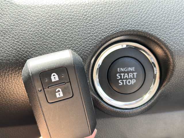 スズキ スイフト HYBRID MG 山口県 2022(令4)年 1.5万km スターシルバーメタリック レーダークルーズコントロール/ビルトインETC/純正フロアマット/オートライト/運転席シートヒーター/パーキングアシスト/アイドリングストップ/スマートキー/スペアキー/プッシュスタート/デュアルカメラブレーキサポート/横滑り防止装置/レーンキープアシスト/盗難防止装置