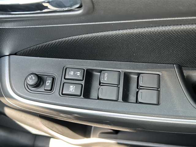 スズキ スイフト HYBRID MG 山口県 2022(令4)年 1.5万km スターシルバーメタリック レーダークルーズコントロール/ビルトインETC/純正フロアマット/オートライト/運転席シートヒーター/パーキングアシスト/アイドリングストップ/スマートキー/スペアキー/プッシュスタート/デュアルカメラブレーキサポート/横滑り防止装置/レーンキープアシスト/盗難防止装置