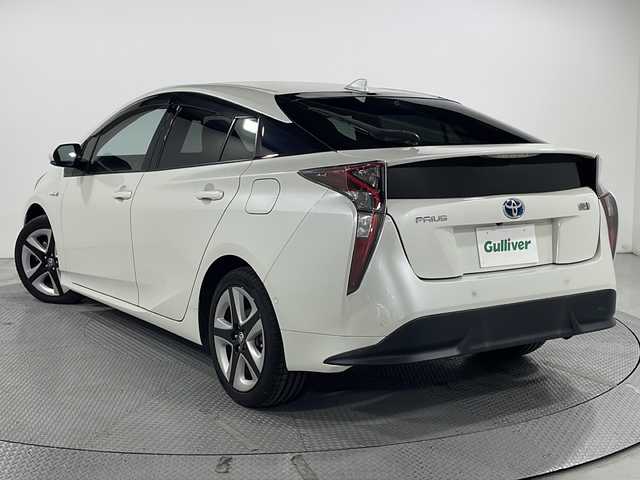 トヨタ プリウス A ツーリングセレクション 広島県 2016(平28)年 5.3万km ホワイトパールクリスタルシャイン 純正ナビ/・フルセグTV/・Bluetooth/・CD/DVD/セーフティセンス/・プリクラッシュセーフティ/・レーンディパーチャーアラート/・オートマチックハイビーム/・レーダークルーズコントロール/ブラインドスポットモニター/ヘッドアップディスプレイ/パーキングアシスト/バックカメラ/ETC/ドラレコ/コーナーセンサー/LEDヘッドライト