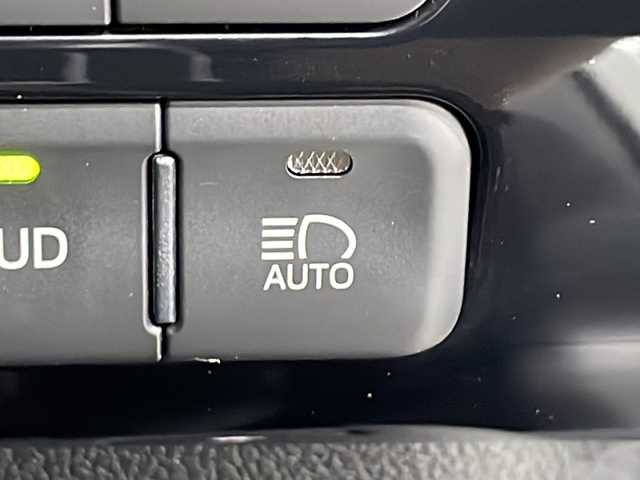 トヨタ プリウス A ツーリングセレクション 広島県 2016(平28)年 5.3万km ホワイトパールクリスタルシャイン 純正ナビ/・フルセグTV/・Bluetooth/・CD/DVD/セーフティセンス/・プリクラッシュセーフティ/・レーンディパーチャーアラート/・オートマチックハイビーム/・レーダークルーズコントロール/ブラインドスポットモニター/ヘッドアップディスプレイ/パーキングアシスト/バックカメラ/ETC/ドラレコ/コーナーセンサー/LEDヘッドライト
