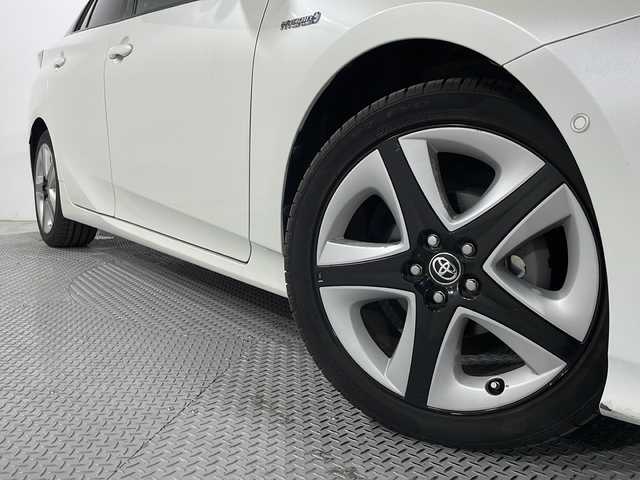 トヨタ プリウス A ツーリングセレクション 広島県 2016(平28)年 5.3万km ホワイトパールクリスタルシャイン 純正ナビ/・フルセグTV/・Bluetooth/・CD/DVD/セーフティセンス/・プリクラッシュセーフティ/・レーンディパーチャーアラート/・オートマチックハイビーム/・レーダークルーズコントロール/ブラインドスポットモニター/ヘッドアップディスプレイ/パーキングアシスト/バックカメラ/ETC/ドラレコ/コーナーセンサー/LEDヘッドライト