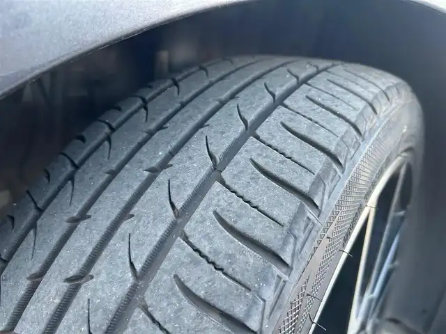 トヨタ アクア G G’s 宮城県 2015(平27)年 5.4万km グレーメタリック スマートエントリーパッケージ/・スマートキー/プッシュスタート/・イモビライザー/・オートライト/＝＝＝/社外9インチナビ/・CD/DVD/・Bluetooth/・フルセグTV/バックカメラ/ビルトインETC/ドライブレコーダー/ハーフレザーシート/LEDヘッドライト/LEDフロントフォグランプ/LEDイルミネーションビーム/革巻きステアリング/ステアリングスイッチ/電動格納ミラー/純正17インチAW/純正フロアマット/ドアバイザー/Wエアバッグ