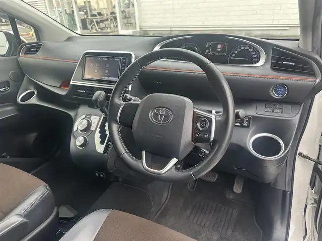 トヨタ シエンタ ハイブリッド G クエロ 岐阜県 2019(平31)年 5.8万km ホワイトパールクリスタルシャイン トヨタセーフティセンス/プリクラッシュセーフティシステム/オートマチックハイビーム/車線逸脱警報/純正ナビ/フルセグTV/Bluetooth/両側パワースライドドア/12.1インチフリップダウンモニター/クルーズコントロール/ビルトインETC/ハーフレザー/プッシュスタート/スマートキー/保証書/スペアキー