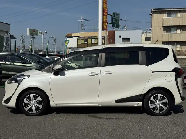トヨタ シエンタ ハイブリッド G クエロ 千葉県 2019(平31)年 5.8万km ホワイトパールクリスタルシャイン トヨタセーフティセンス/プリクラッシュセーフティシステム/オートマチックハイビーム/車線逸脱警報/純正ナビ/フルセグTV/Bluetooth/両側パワースライドドア/12.1インチフリップダウンモニター/クルーズコントロール/ビルトインETC/ハーフレザー/プッシュスタート/スマートキー/保証書/スペアキー