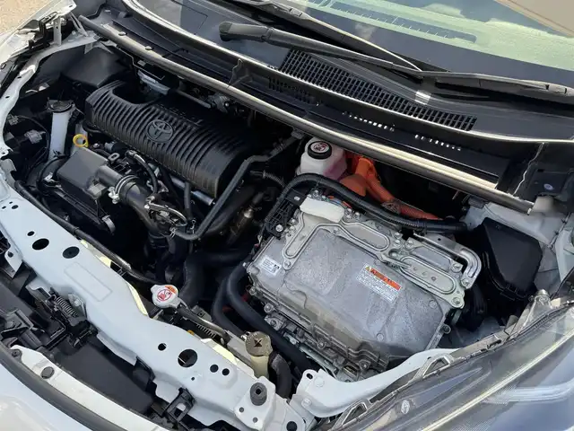 トヨタ シエンタ ハイブリッド G クエロ 千葉県 2019(平31)年 5.8万km ホワイトパールクリスタルシャイン トヨタセーフティセンス/プリクラッシュセーフティシステム/オートマチックハイビーム/車線逸脱警報/純正ナビ/フルセグTV/Bluetooth/両側パワースライドドア/12.1インチフリップダウンモニター/クルーズコントロール/ビルトインETC/ハーフレザー/プッシュスタート/スマートキー/保証書/スペアキー