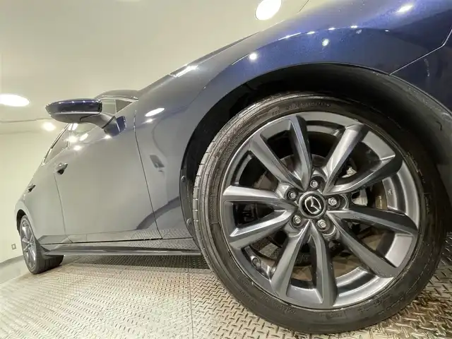 マツダ マツダ３ファストバック XD Lパッケージ 愛知県 2019(令1)年 3.6万km ディープクリスタルブルーマイカ 純正１０．２５インチＳＤナビ/（Bluetooth/フルセグTV/CD・DVD再生/USB/HDMI)　/３６０°ビューモニター　/レーダークルーズコントロール/衝突被害軽減ブレーキ/ビルトインＥＴＣ　/ブラインドスポットモニター（BSM)/ヘッドアップディスプレイ　/前後ドライブレコーダー　/シートヒーター　/ステアリングヒーター/メモリー機能付パワーシート/パドルシフト/USB接続