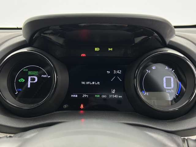 トヨタ ヤリス ハイブリッド Z 宮城県 2020(令2)年 3.2万km ホワイトパールクリスタルシャイン ワンオーナー/Toyota Safety Sense/・プリクラッシュセーフティ	/・レーントレーシングアシスト	/・レーダークルーズコントロール	/・オートマチックハイビーム	/社外ダウンサス/純正8型DA/・USB.BT.Miracast/バックカメラ/三眼LEDヘッドライト/ビルトインETC/アイドリングストップ/横滑り防止装置/プッシュスタート/スマートキー/ヘッドライトレベライザー/モデリスタ15inAW/冬タイヤ積込スチール(175/70/14)/社外フロアマット
