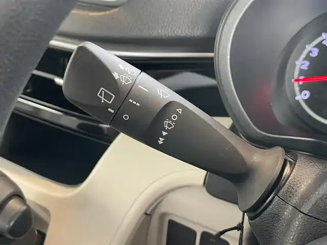 ダイハツ ムーヴ X SAⅢ 静岡県 2019(令1)年 6万km ファイアークォーツレッドM ４ＷＤ車/衝突軽減Ｂ　/オートハイビーム /リアセンサー /純正ナビ　/地デジ　/Ｂカメラ　/ステアリングスイッチ/運転席シートヒーター　　/社外１４インチＡＷ　/ＩＳＦＩＸ　/スマートキー　/スペアキー　/保証書　/取説
