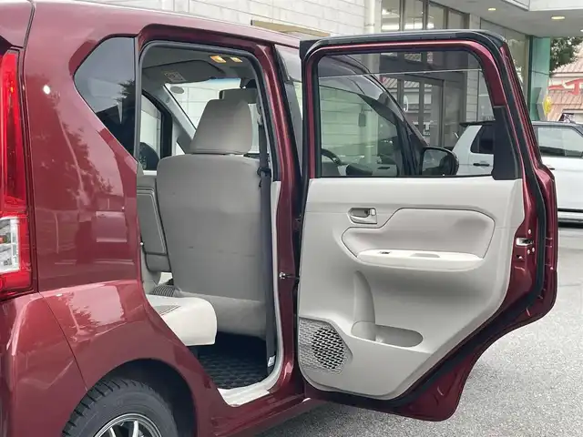 ダイハツ ムーヴ X SAⅢ 静岡県 2019(令1)年 6万km ファイアークォーツレッドM ４ＷＤ車/衝突軽減Ｂ　/オートハイビーム /リアセンサー /純正ナビ　/地デジ　/Ｂカメラ　/ステアリングスイッチ/運転席シートヒーター　　/社外１４インチＡＷ　/ＩＳＦＩＸ　/スマートキー　/スペアキー　/保証書　/取説